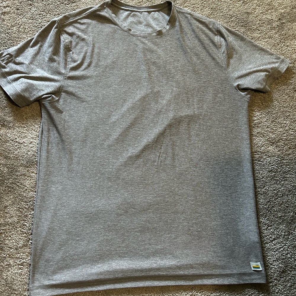 Vuori Stato Tech Tee. Large.